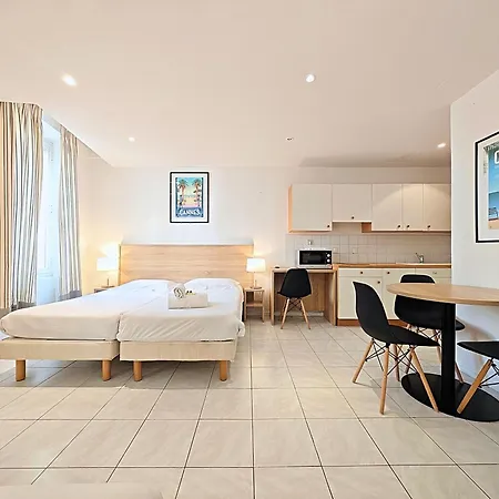 Viva Riviera 6 Rue Commandant André * Cannes